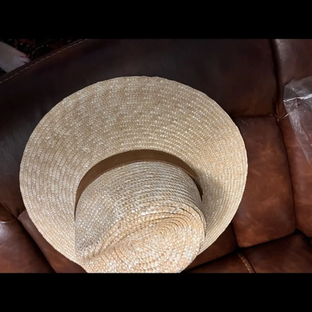 Gigi-Pip‎ Fedora - Picture 6 of 10